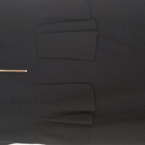 Like new Tahari/ sleeveless black dress / sharp classy dress/ good condition - Picture 8 of 8
